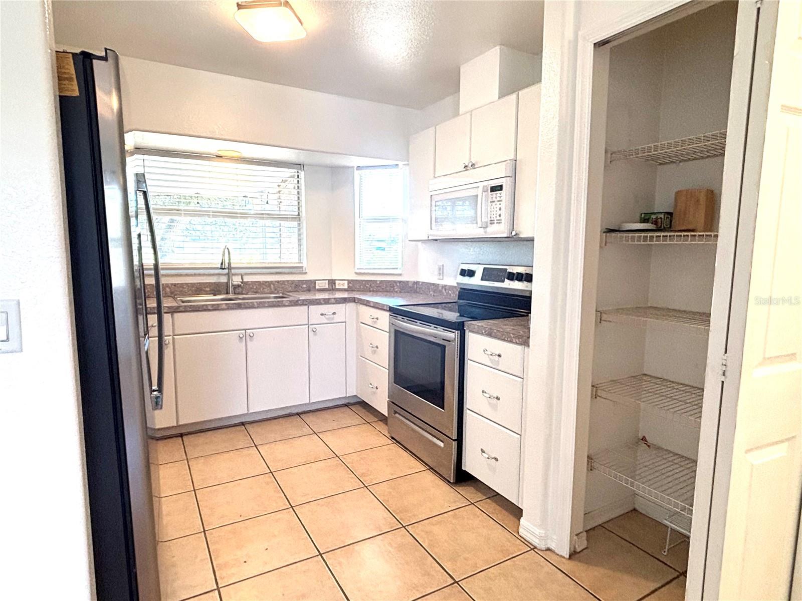 Image 18 of 41 For 1114 Narramore Street