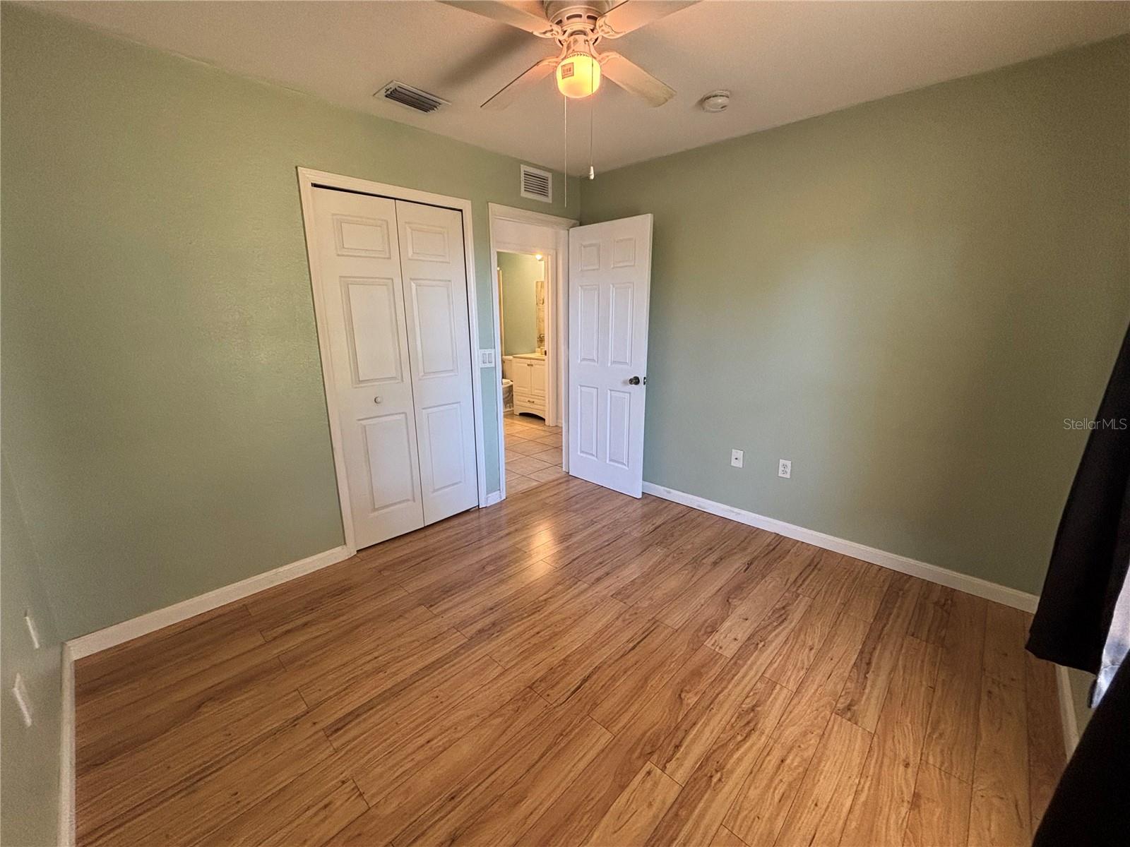 Image 23 of 41 For 1114 Narramore Street