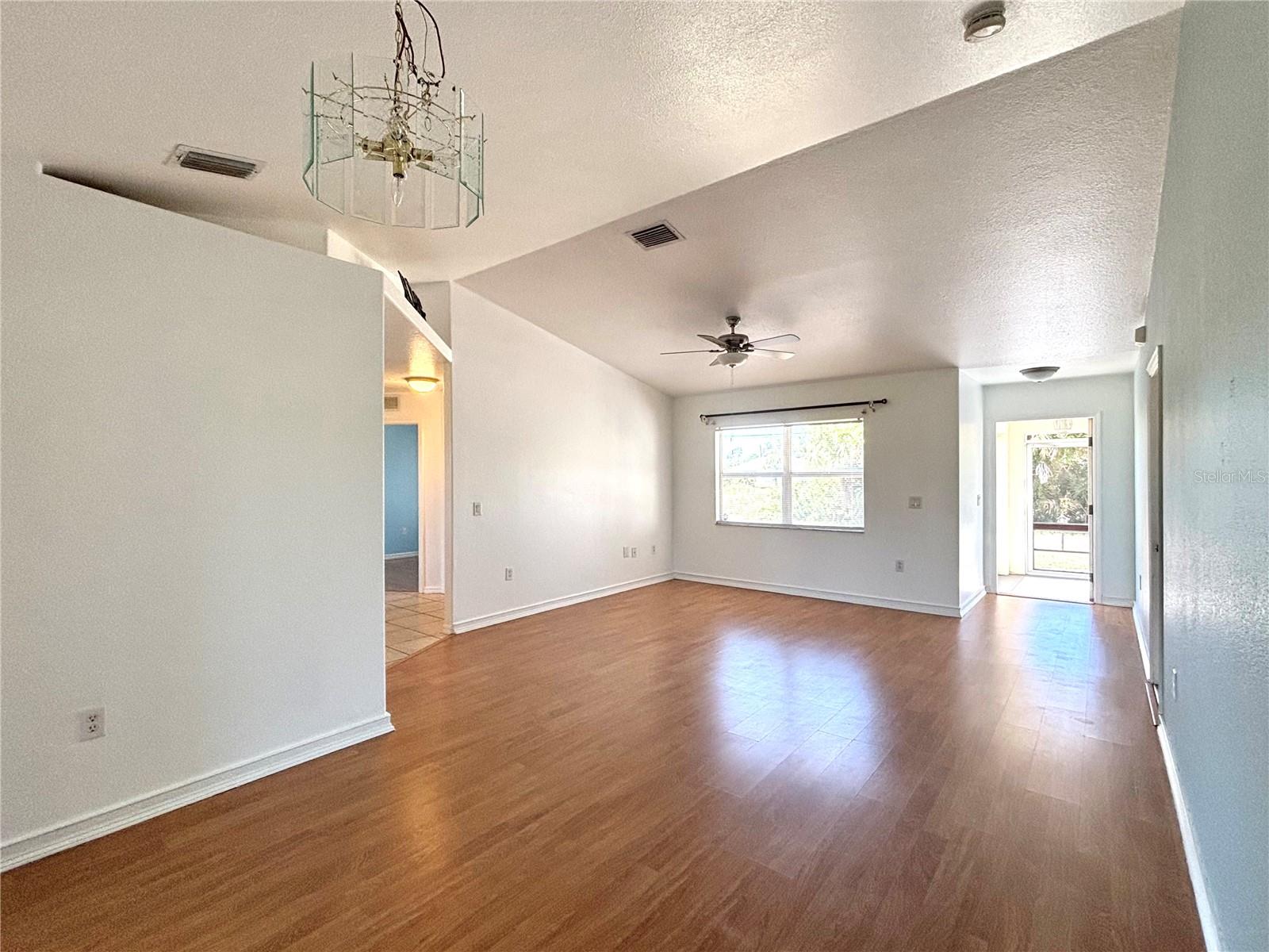 Image 7 of 41 For 1114 Narramore Street