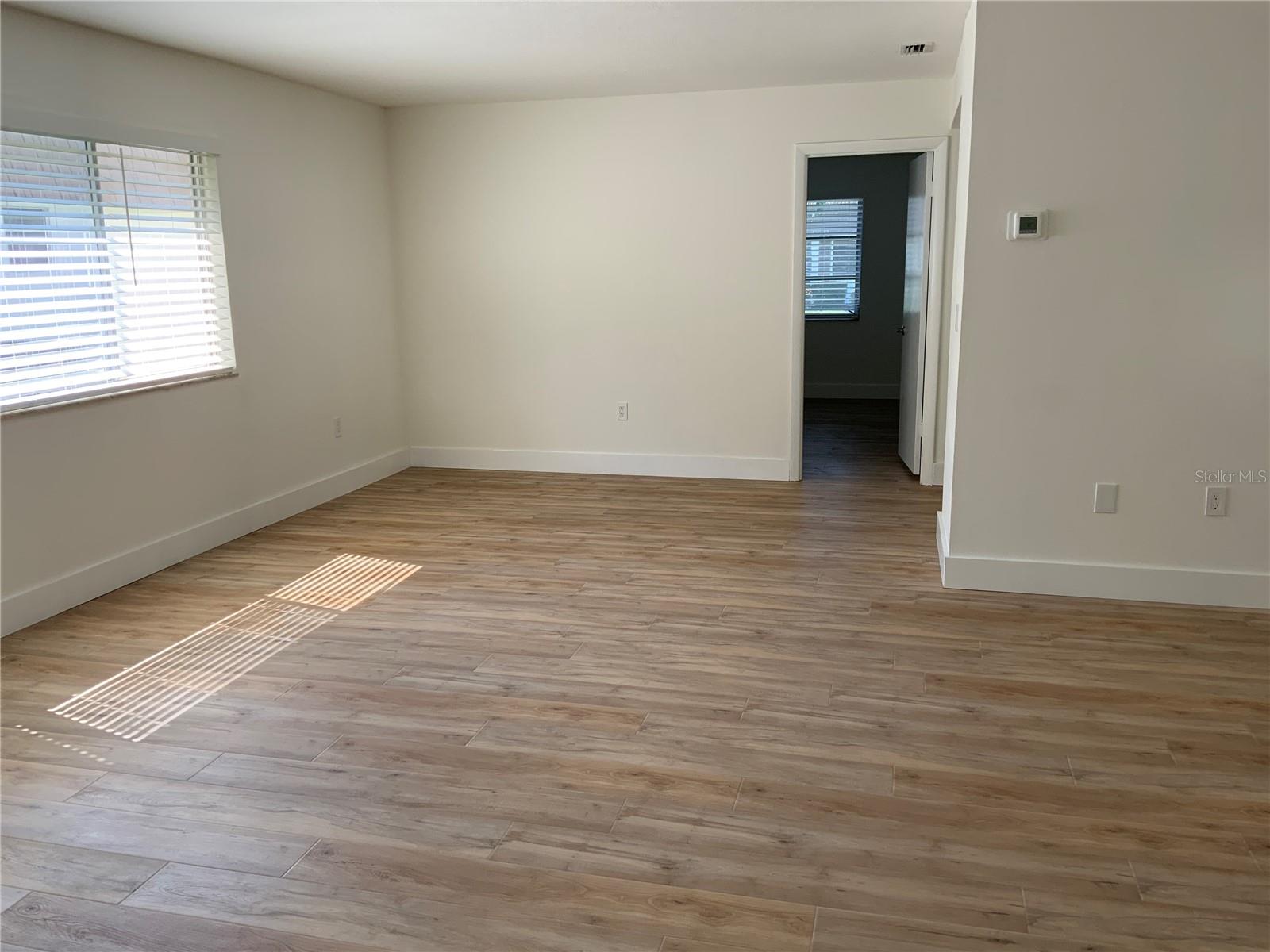 Image 6 of 20 For 2617 Riverbluff Parkway V151