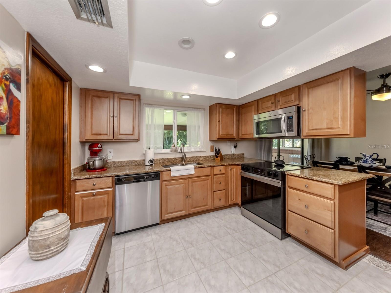 Image 4 of 36 For 1110 Gladstone Boulevard