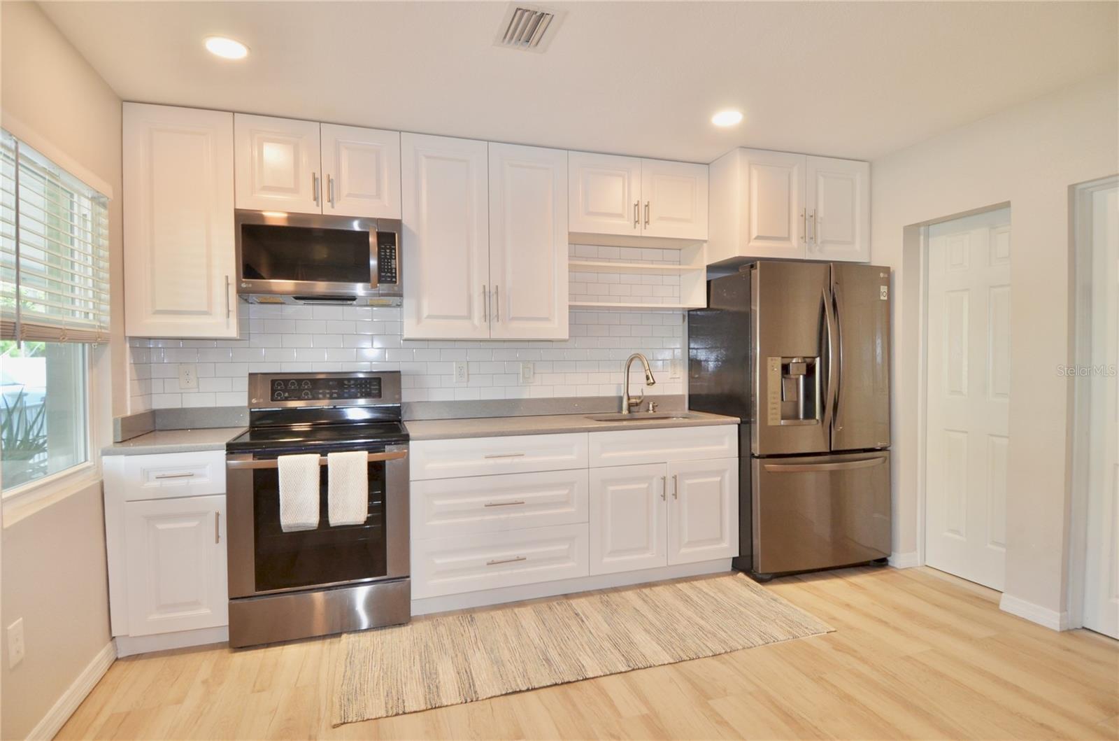 Image 11 of 85 For 411 Pameto Road