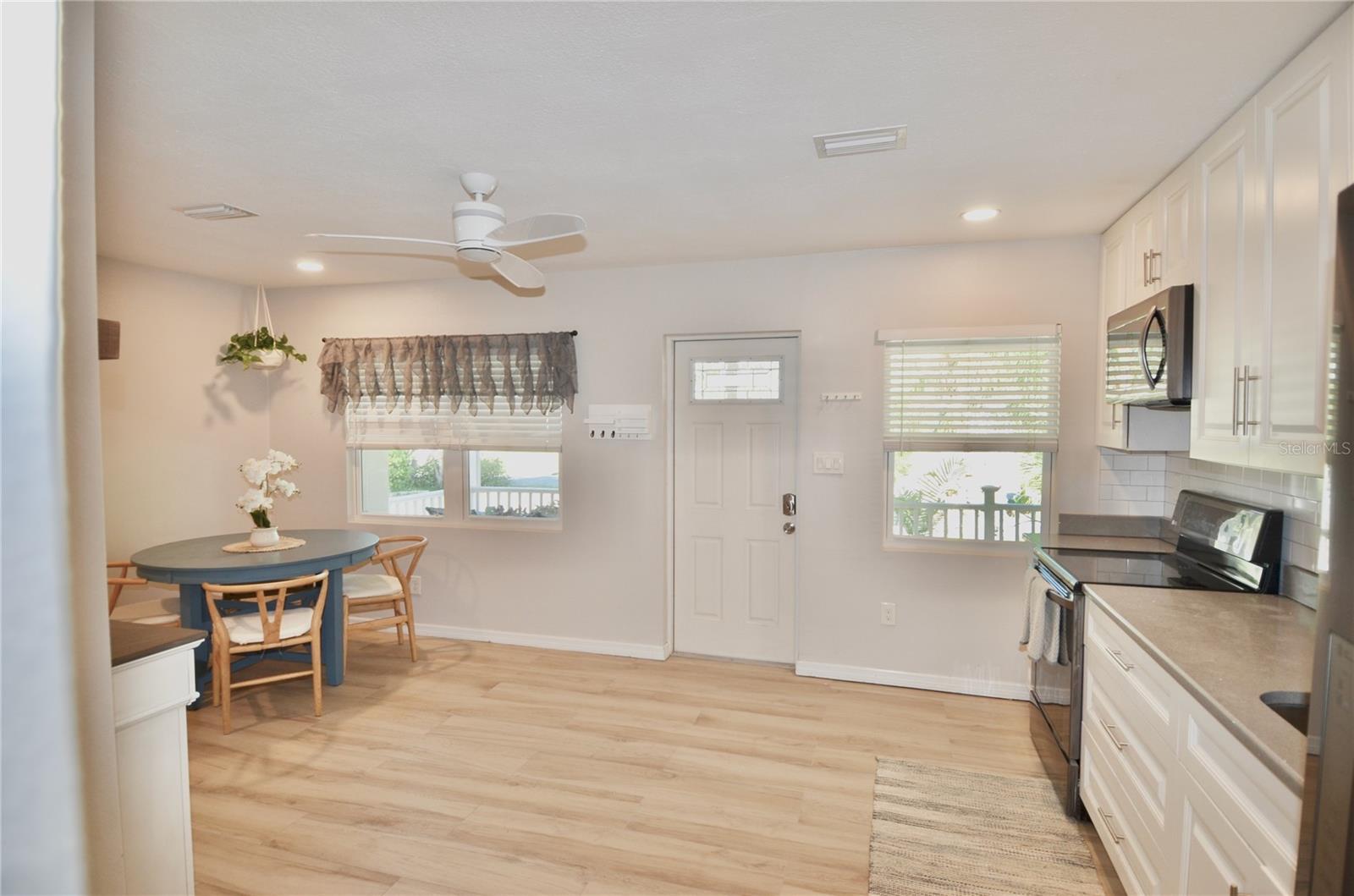 Image 12 of 85 For 411 Pameto Road