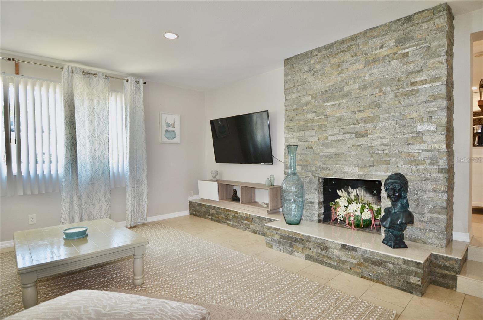 Image 18 of 85 For 411 Pameto Road