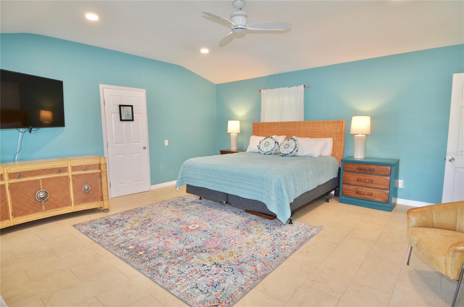 Image 21 of 85 For 411 Pameto Road