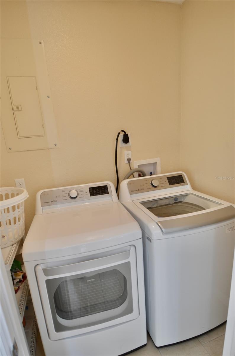 Image 29 of 85 For 411 Pameto Road