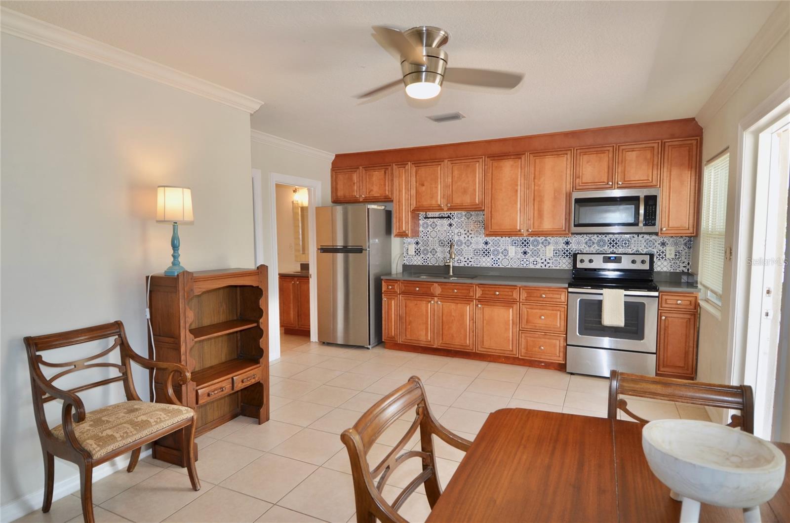 Image 38 of 85 For 411 Pameto Road