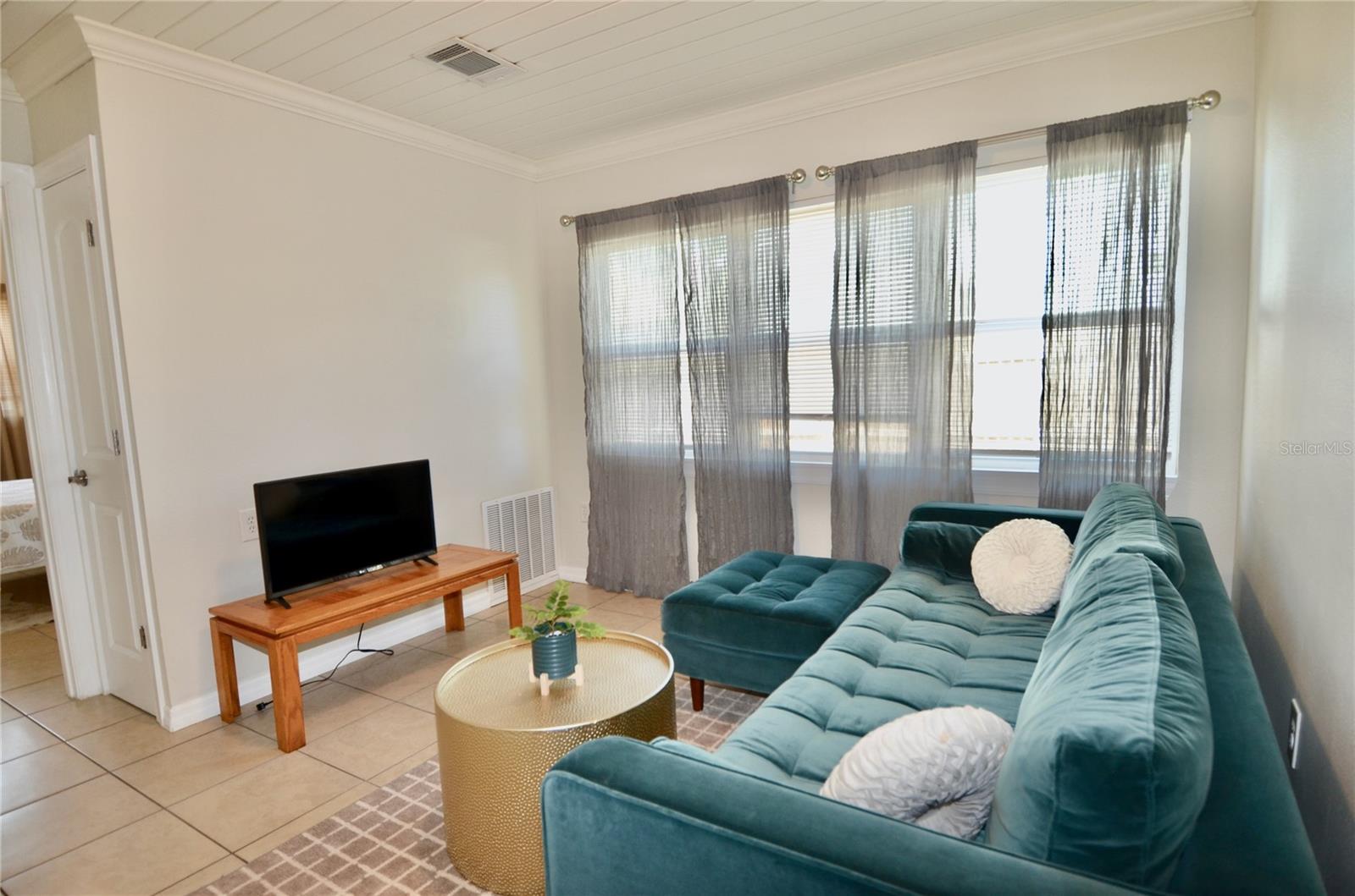 Image 46 of 85 For 411 Pameto Road