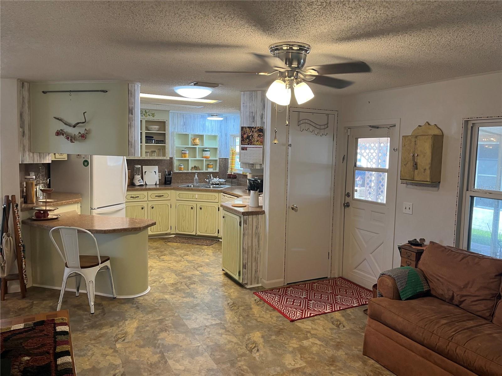 Image 10 of 47 For 878 Jolanda Circle