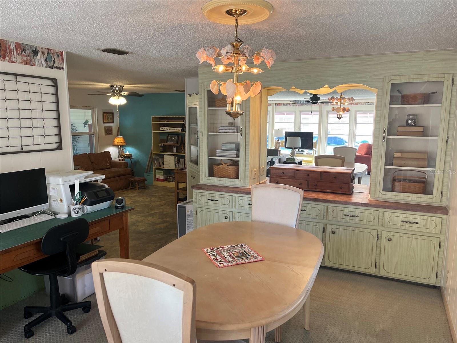 Image 19 of 47 For 878 Jolanda Circle