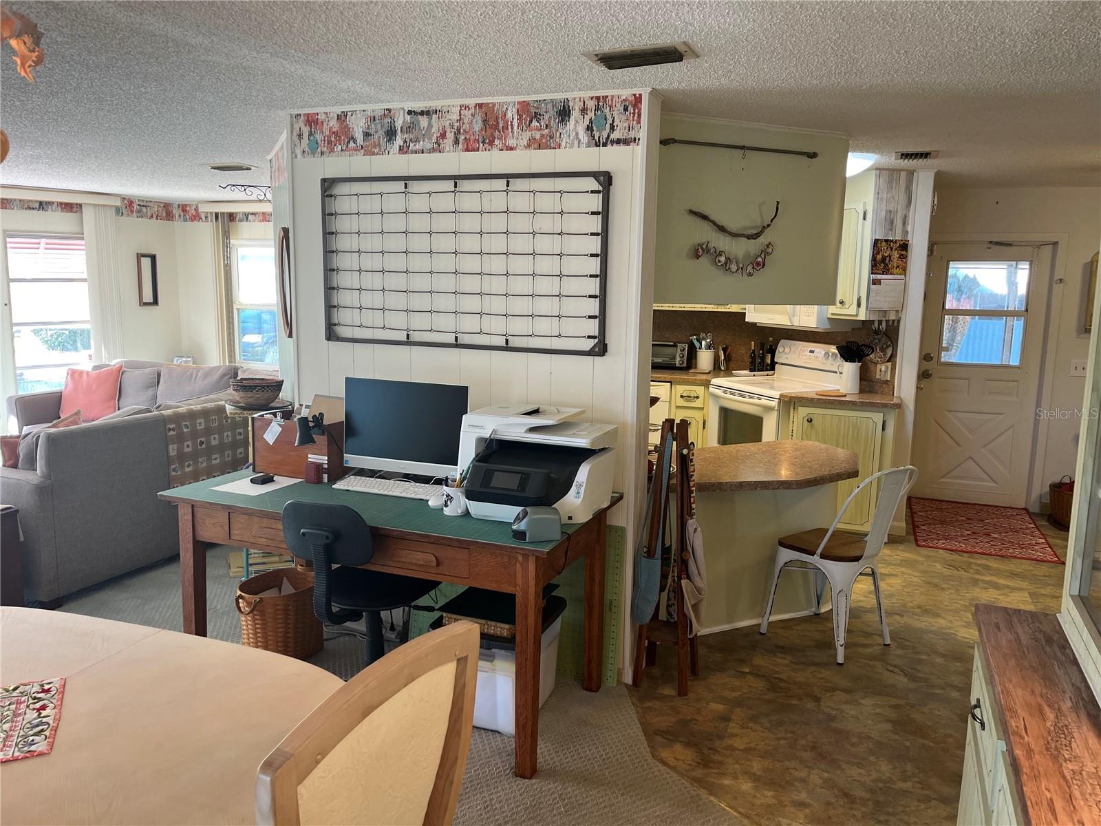 Image 20 of 47 For 878 Jolanda Circle