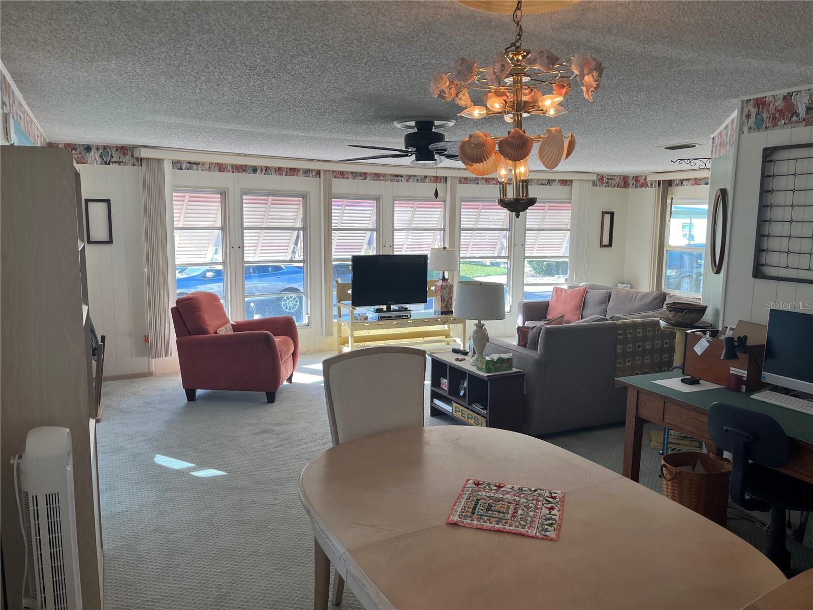 Image 21 of 47 For 878 Jolanda Circle