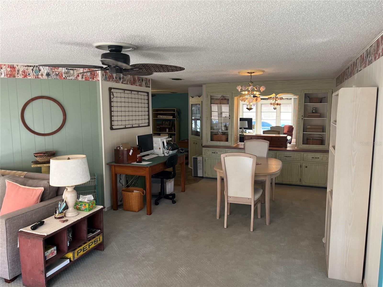 Image 23 of 47 For 878 Jolanda Circle