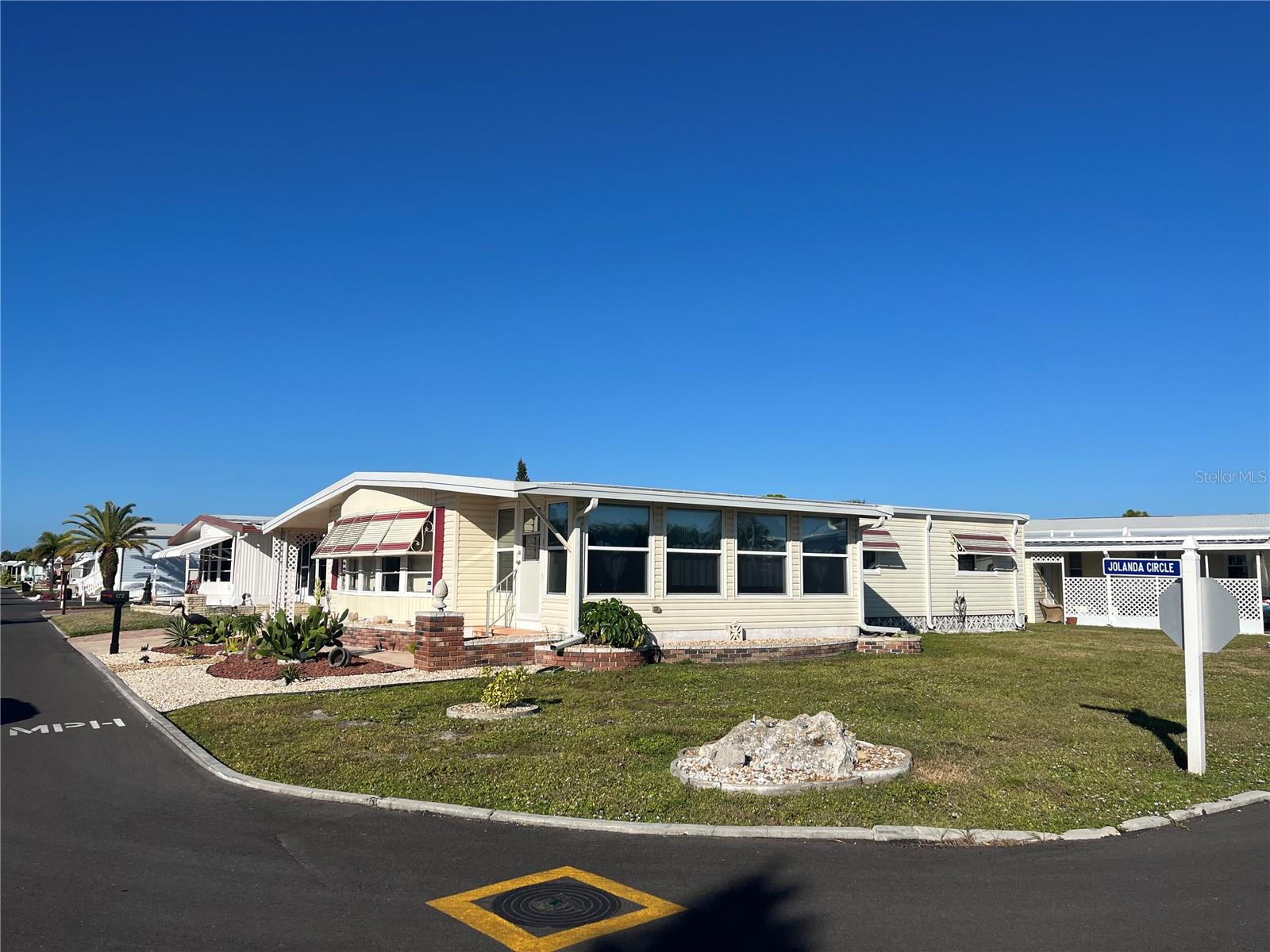 Image 3 of 47 For 878 Jolanda Circle