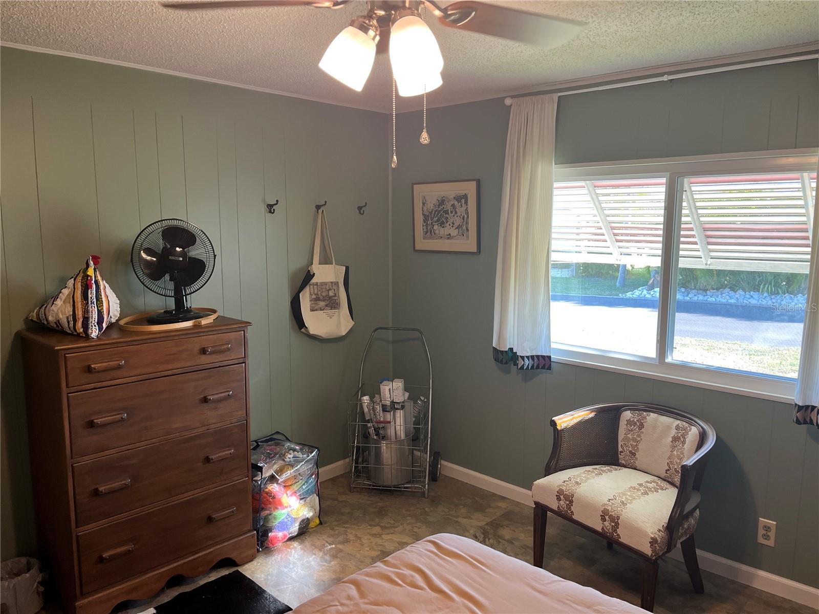 Image 33 of 47 For 878 Jolanda Circle