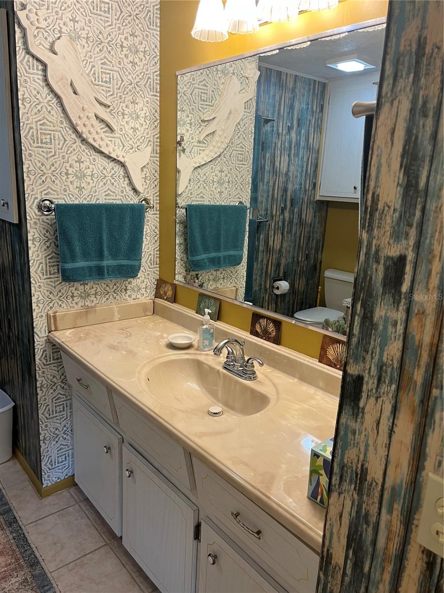 Image 34 of 47 For 878 Jolanda Circle