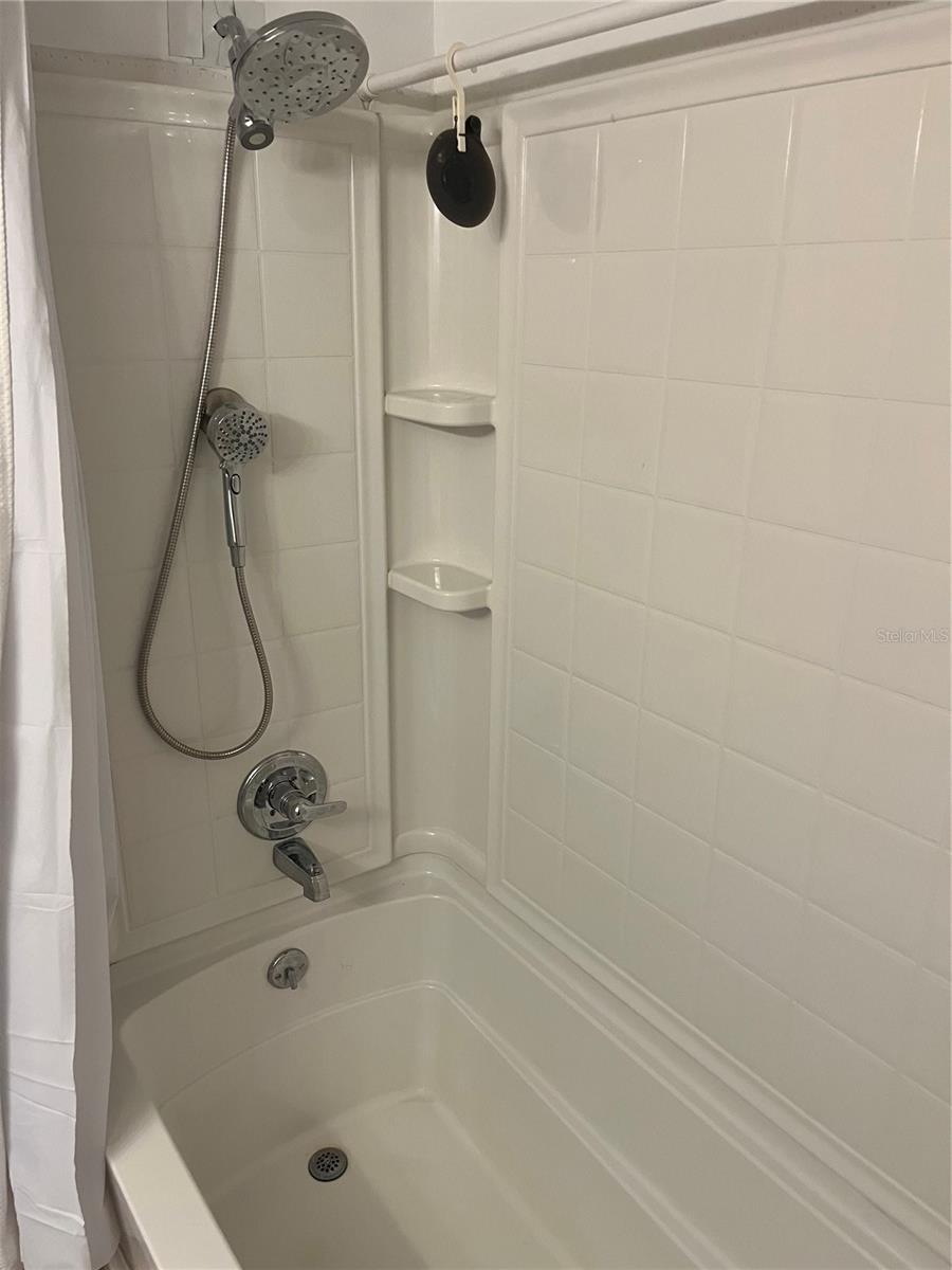 Image 35 of 47 For 878 Jolanda Circle