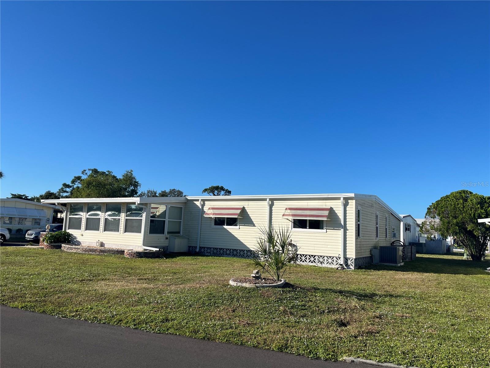 Image 4 of 47 For 878 Jolanda Circle