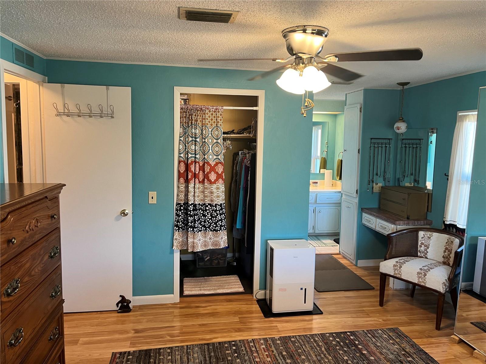 Image 40 of 47 For 878 Jolanda Circle