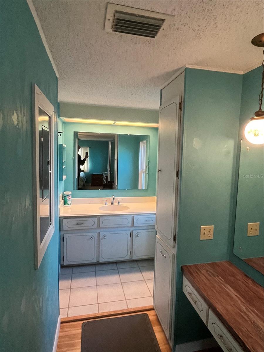 Image 48 of 57 For 878 Jolanda Circle