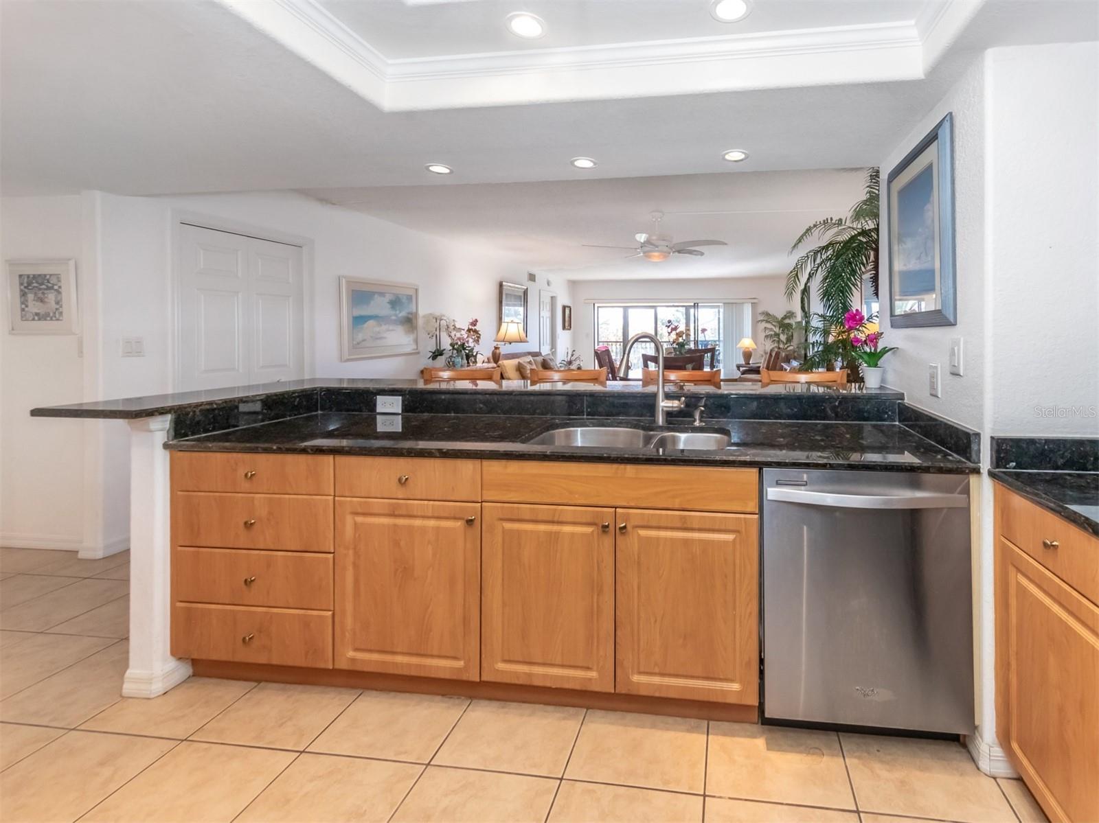 Image 14 of 43 For 601 Shreve Street 51b