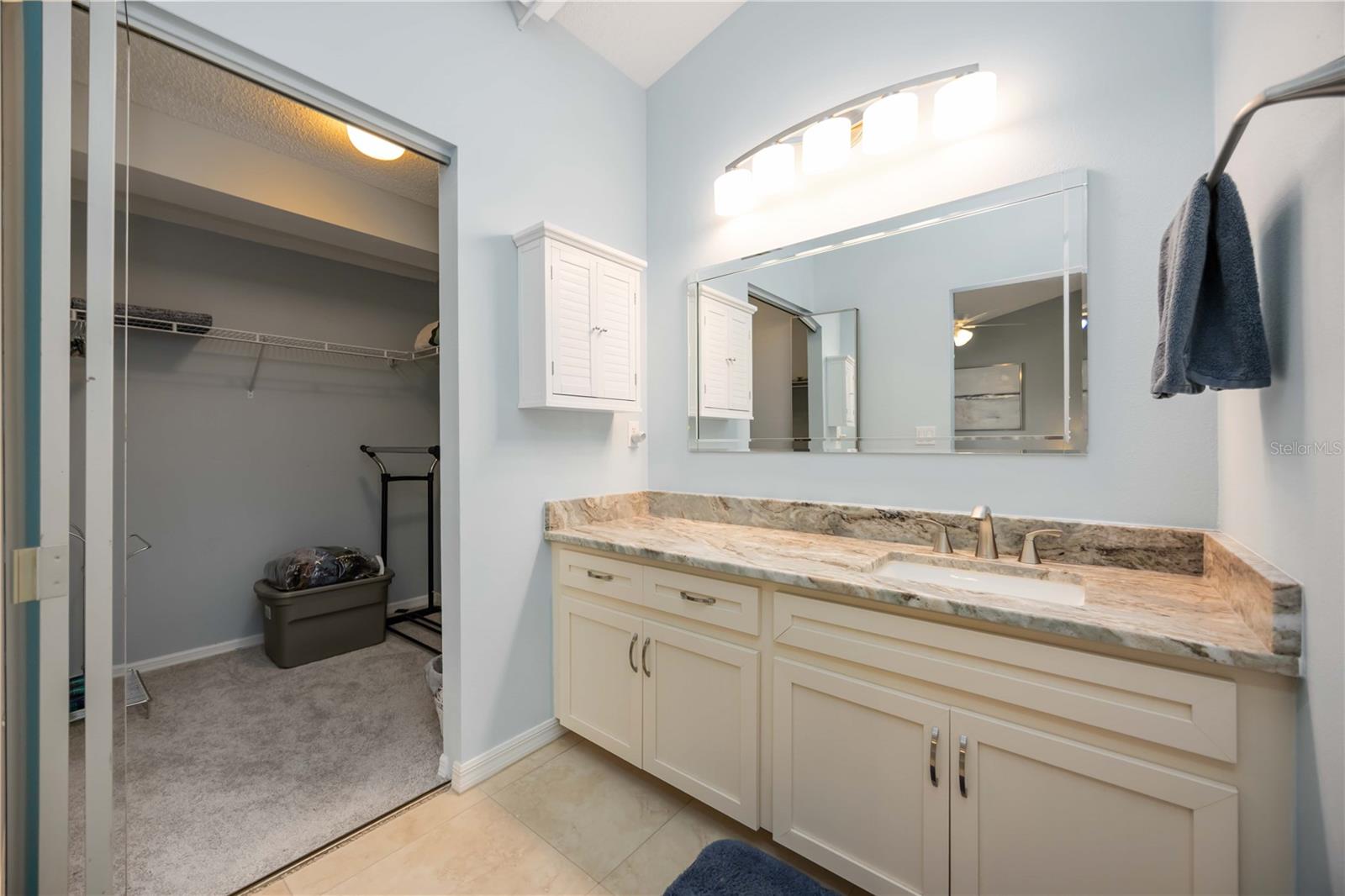 Image 20 of 81 For 214 Southampton Drive 327