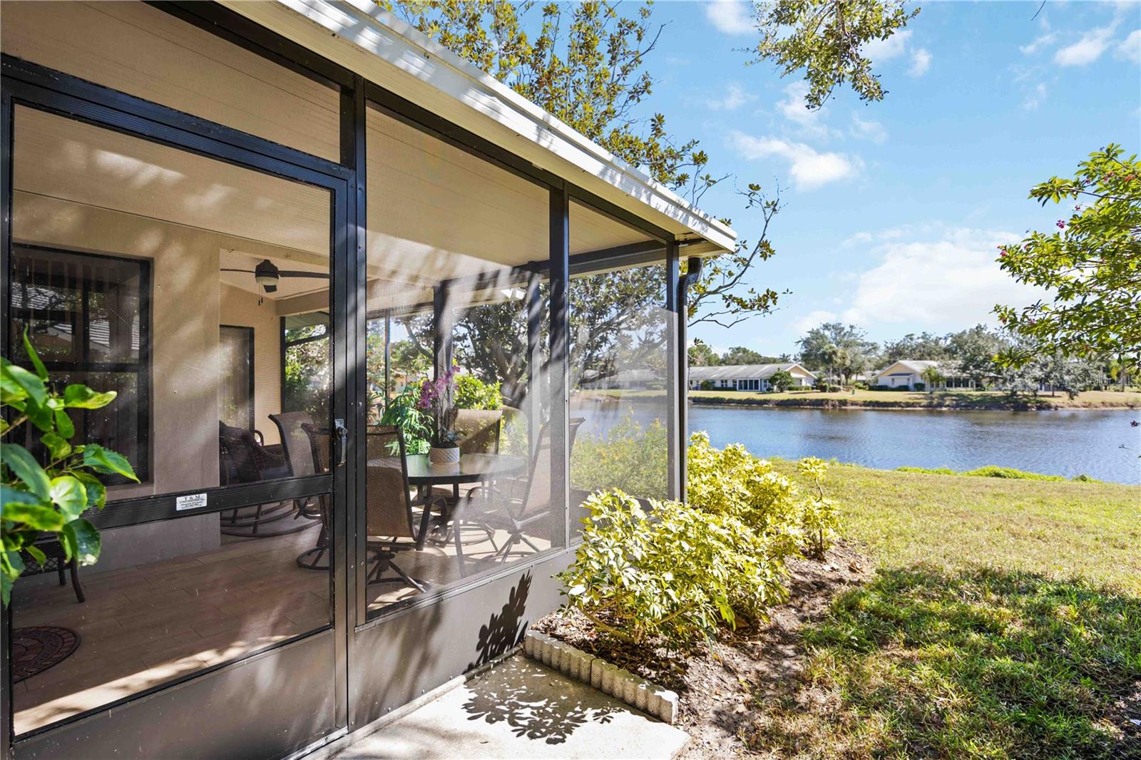 Image 27 of 81 For 214 Southampton Drive 327