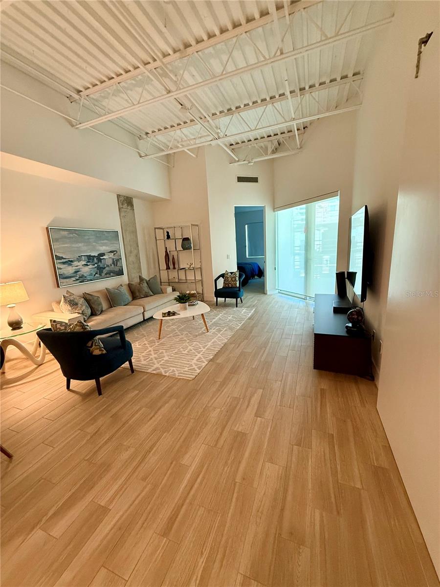 Image 3 of 9 For 332 Cocoanut Avenue 508