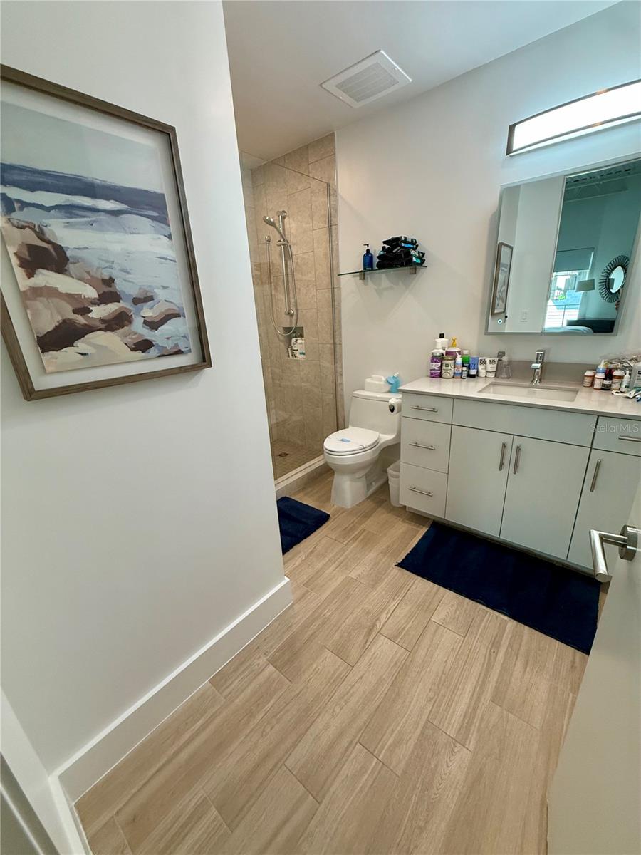 Image 5 of 9 For 332 Cocoanut Avenue 508