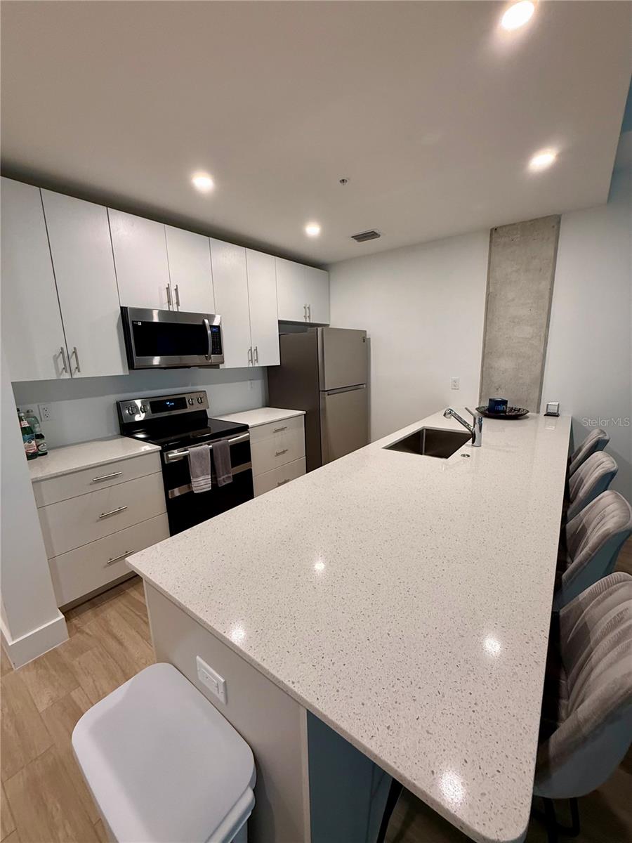 Image 8 of 9 For 332 Cocoanut Avenue 508