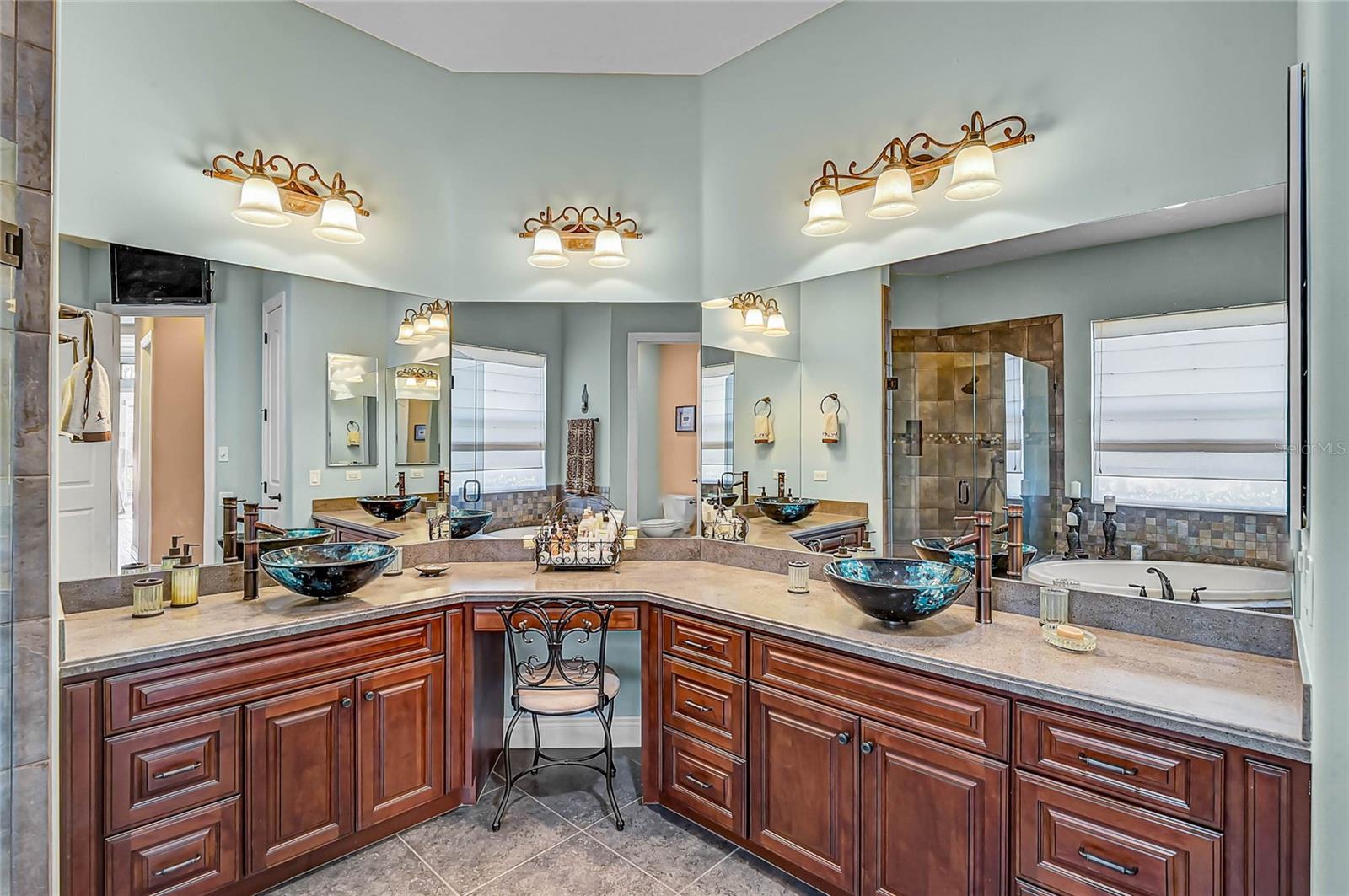 Image 31 of 72 For 13460 Campanile Court