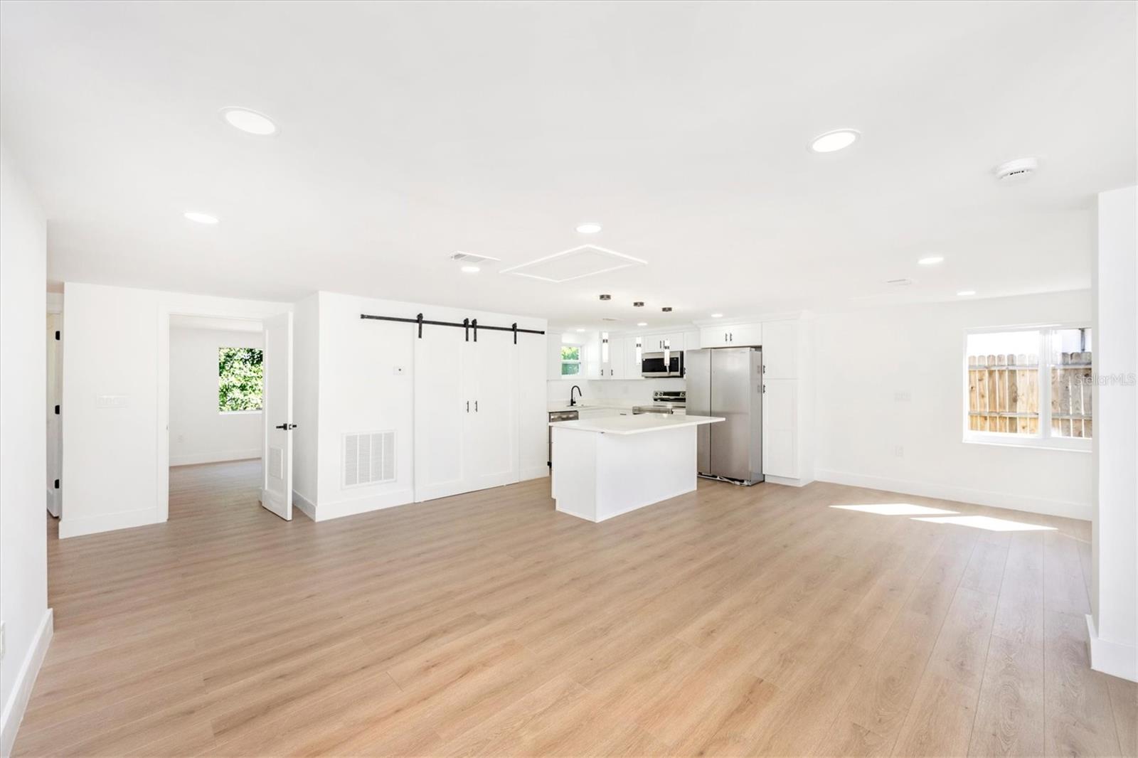 Image 16 of 38 For 45 Euclid Avenue