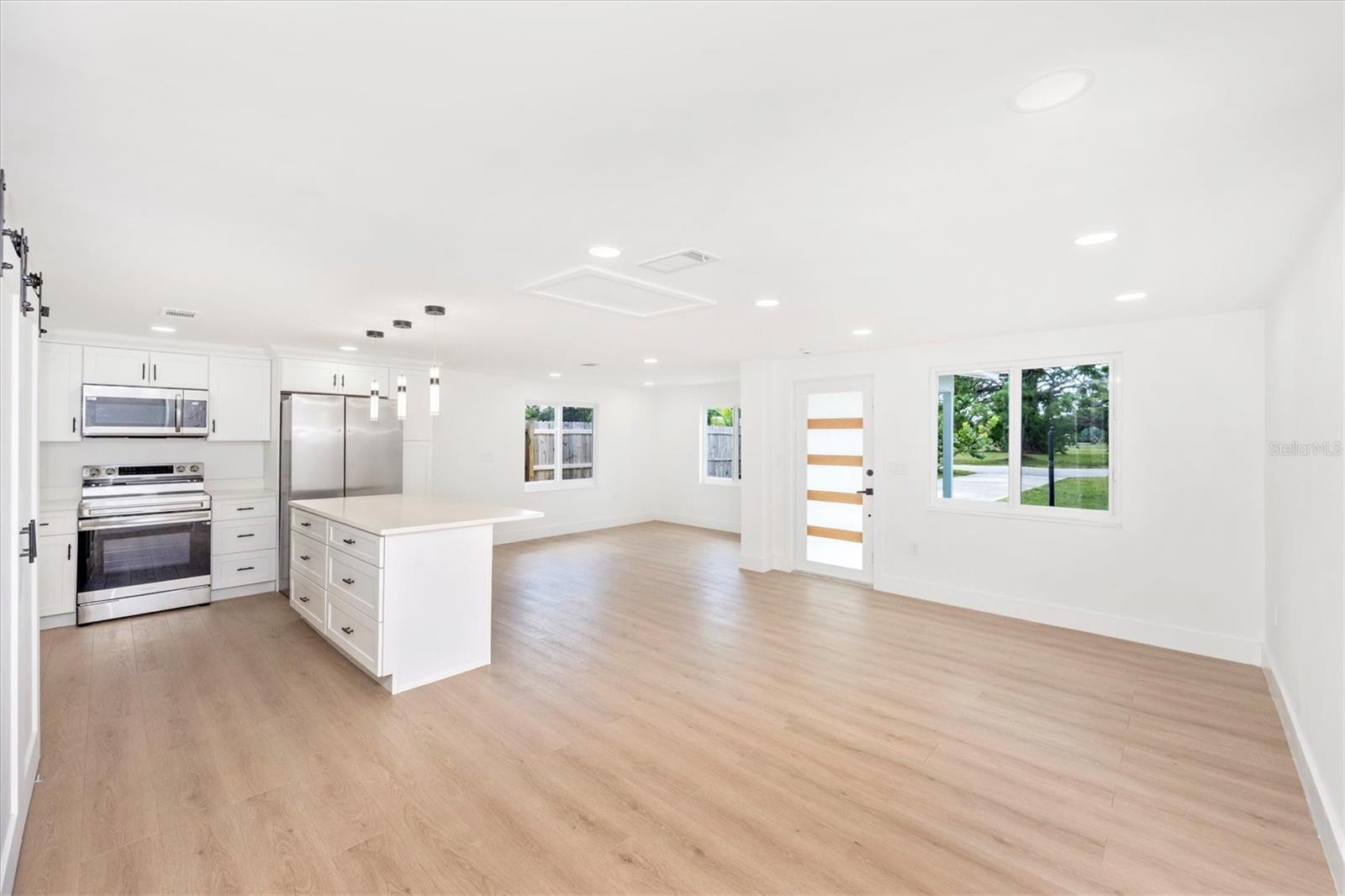 Image 17 of 38 For 45 Euclid Avenue