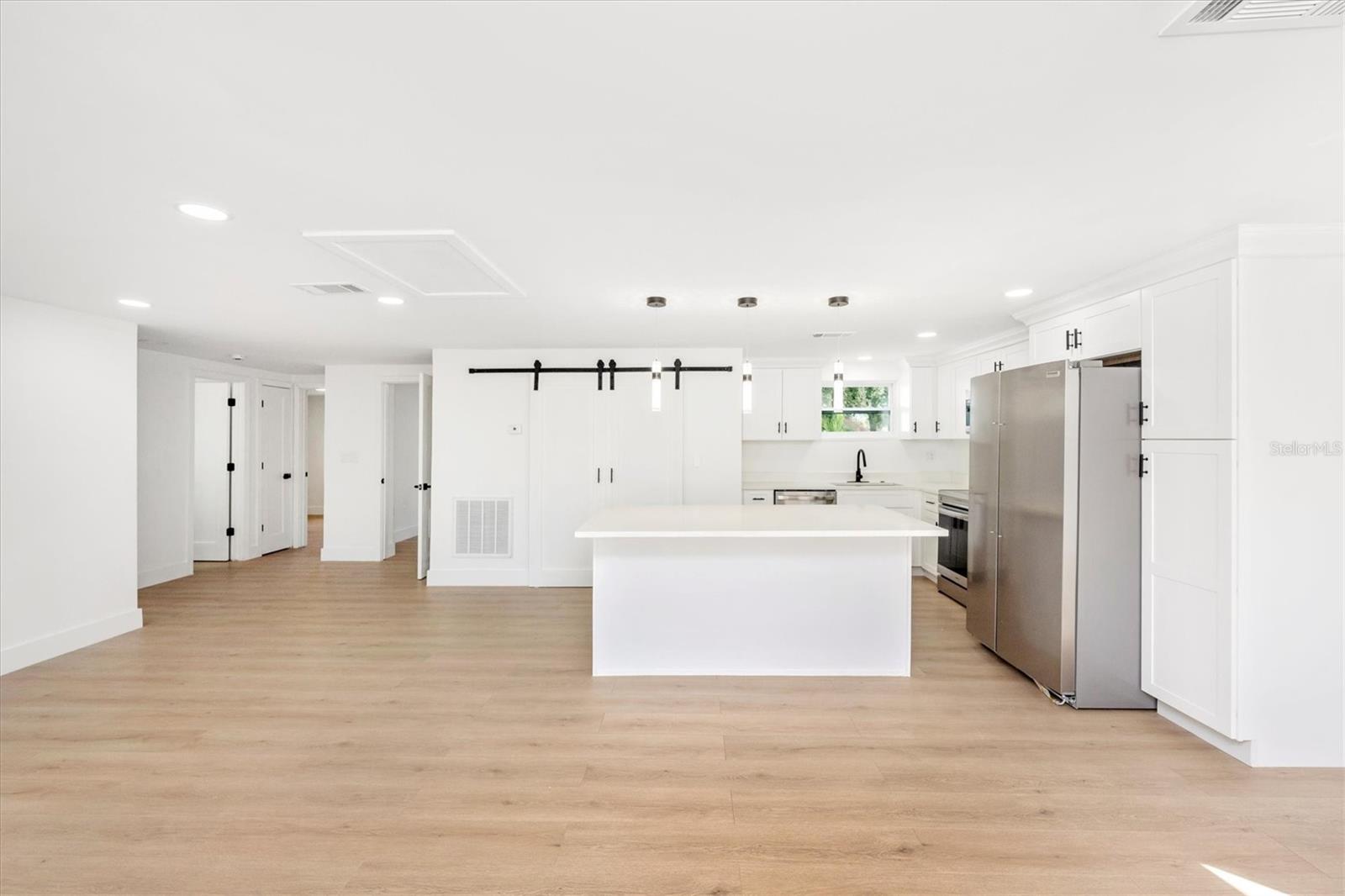 Image 18 of 38 For 45 Euclid Avenue