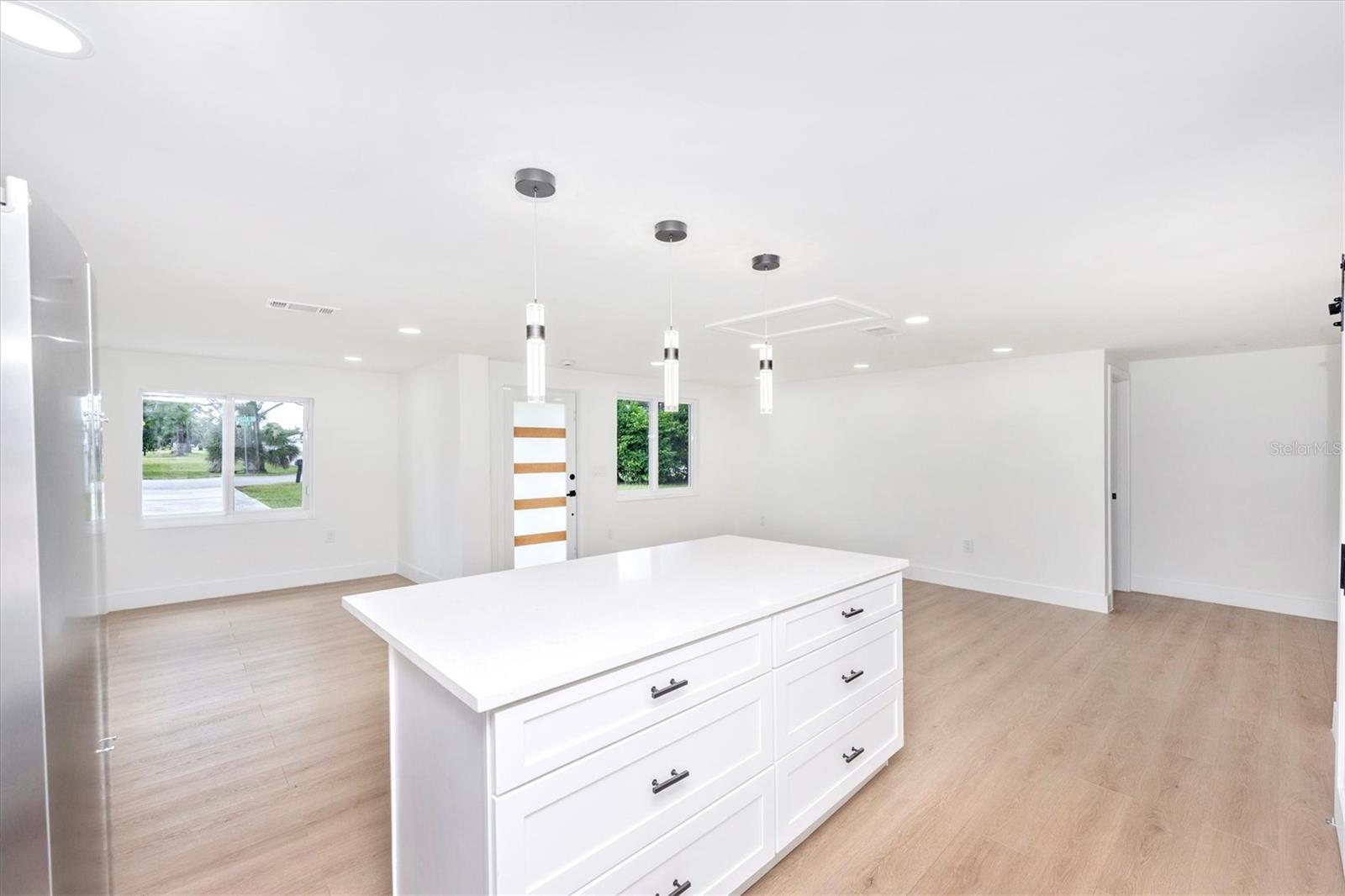 Image 20 of 38 For 45 Euclid Avenue