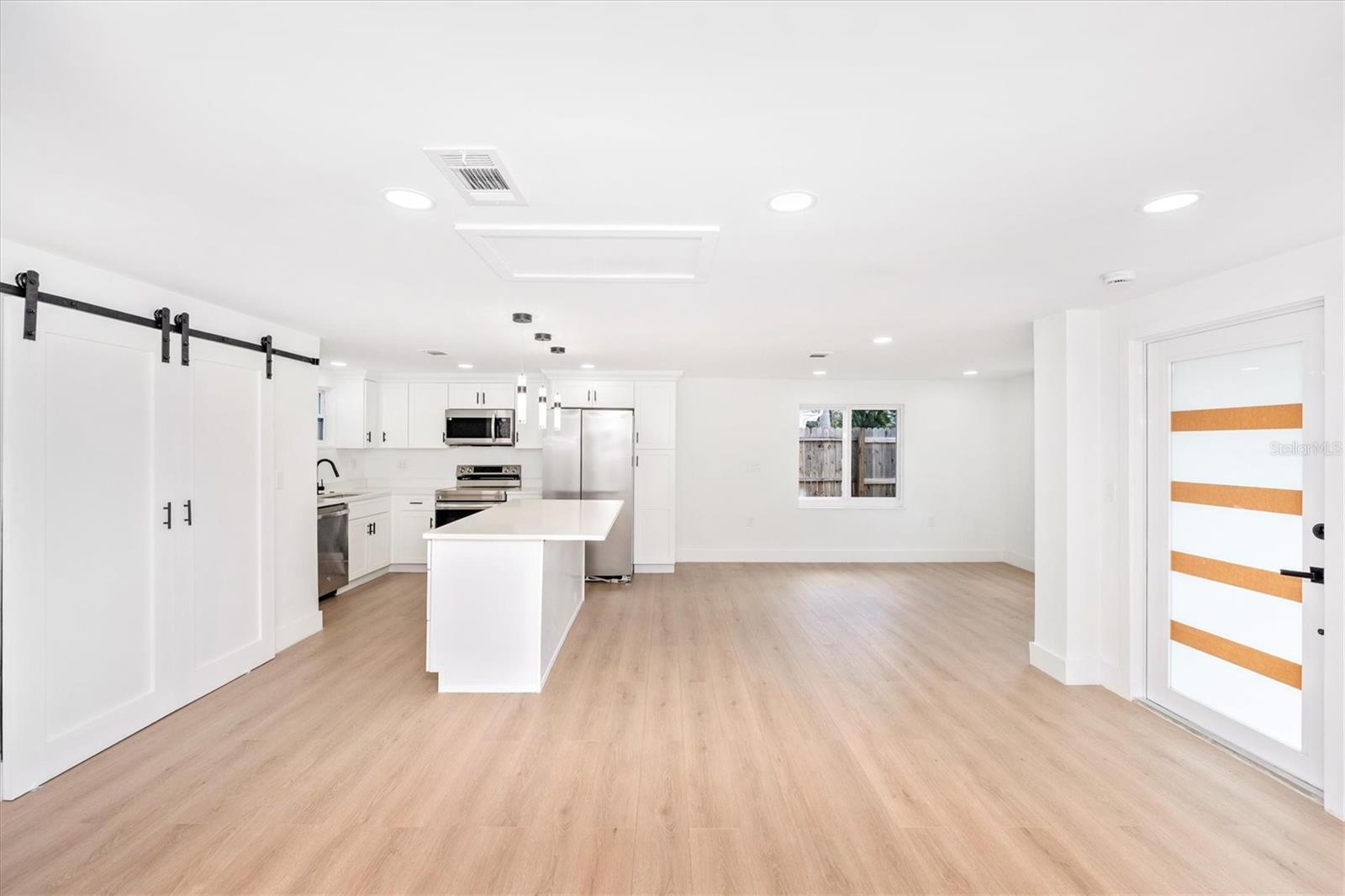 Image 21 of 38 For 45 Euclid Avenue