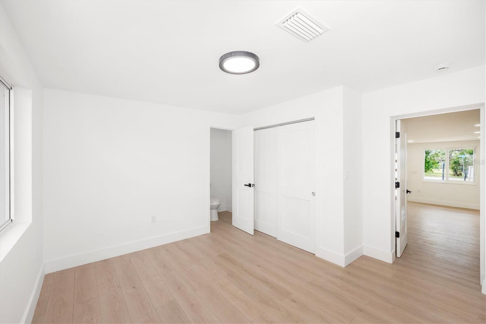 Image 24 of 38 For 45 Euclid Avenue