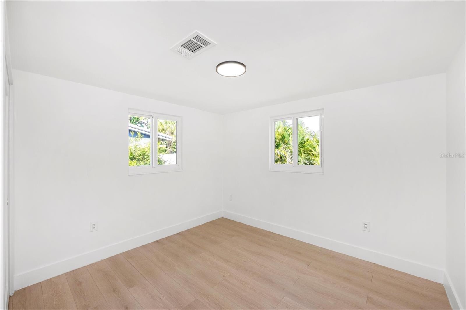 Image 25 of 38 For 45 Euclid Avenue