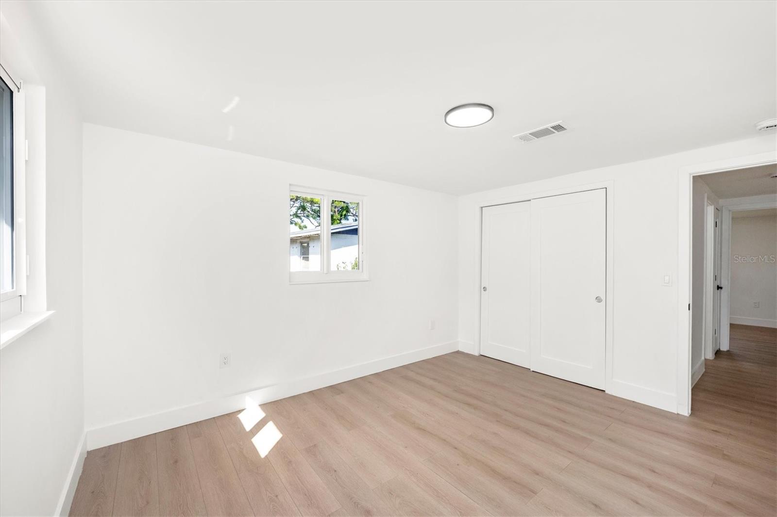 Image 27 of 38 For 45 Euclid Avenue