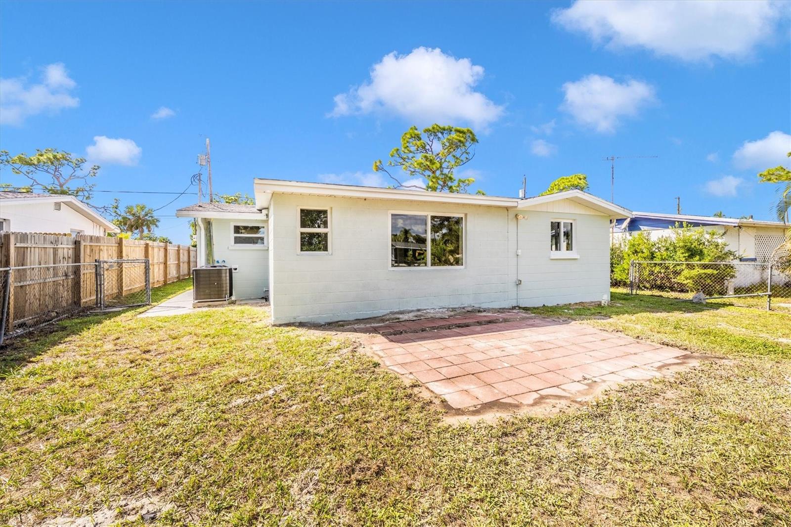 Image 35 of 38 For 45 Euclid Avenue