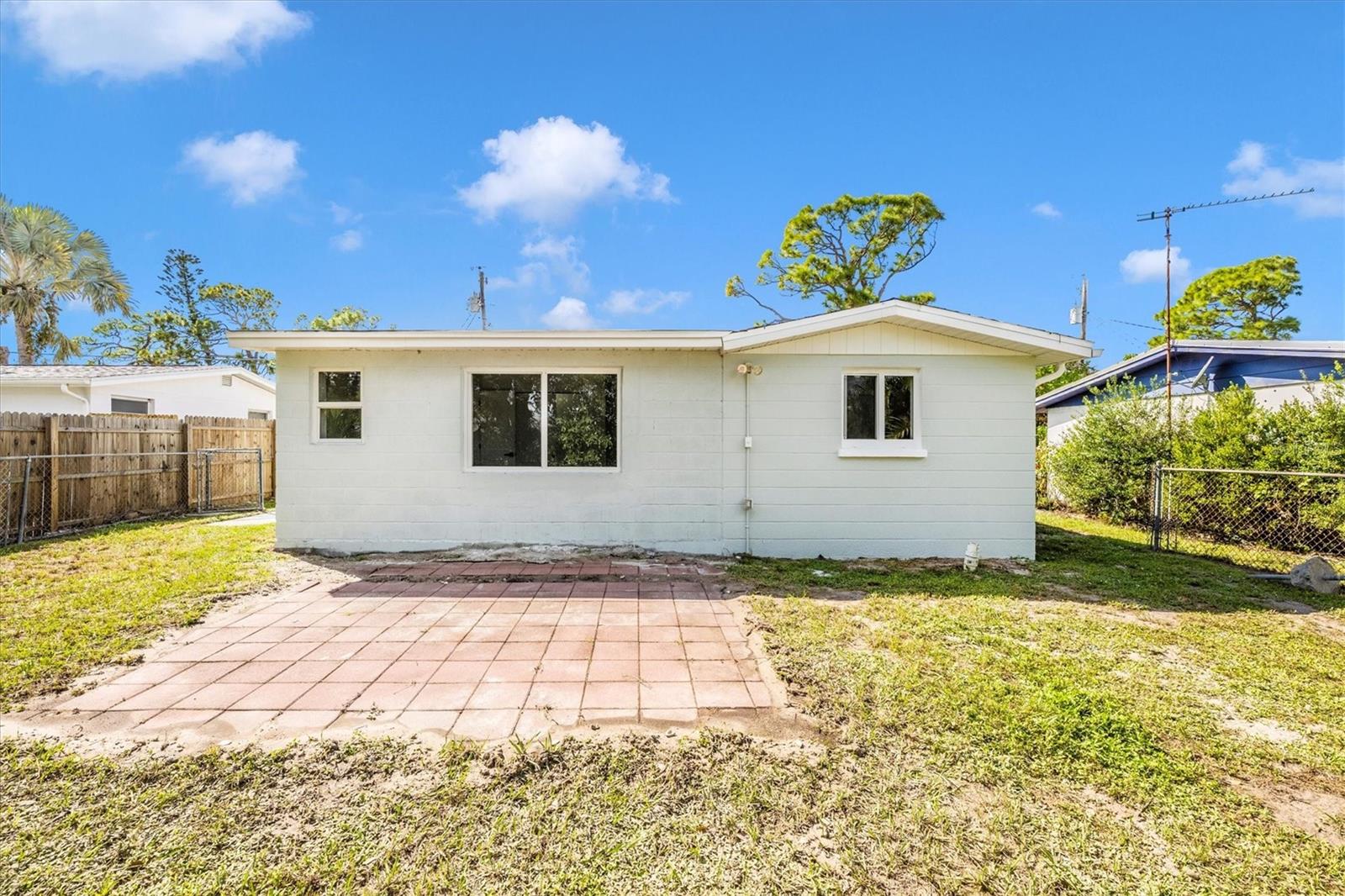 Image 36 of 38 For 45 Euclid Avenue