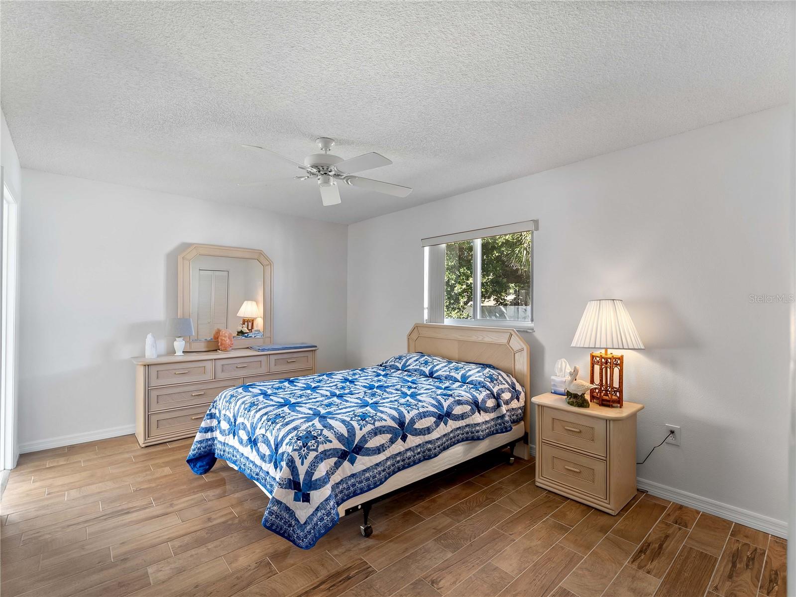 Image 14 of 37 For 52 Circlewood Drive A1-2