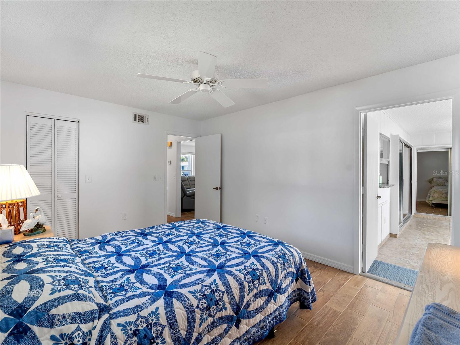 Image 16 of 37 For 52 Circlewood Drive A1-2