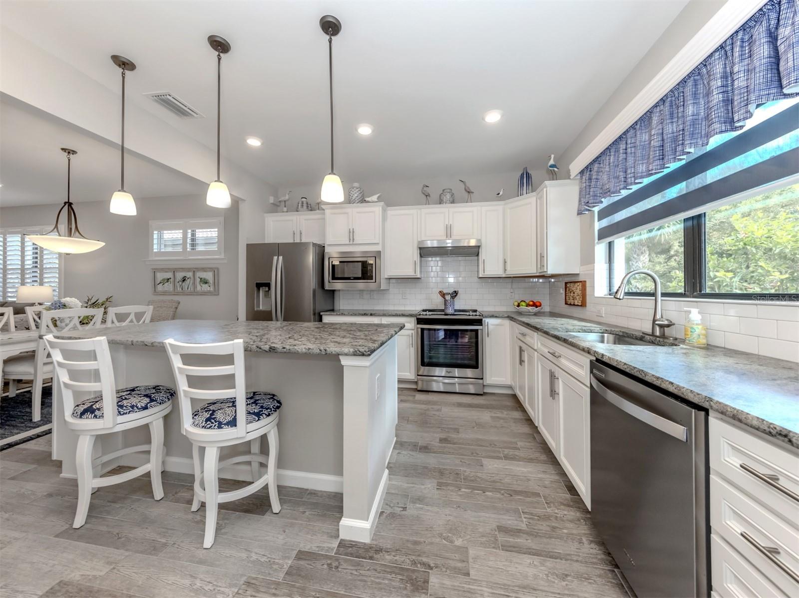 Image 14 of 95 For 2524 Daisy Drive