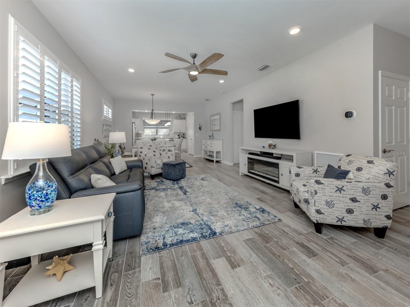 Image 4 of 95 For 2524 Daisy Drive