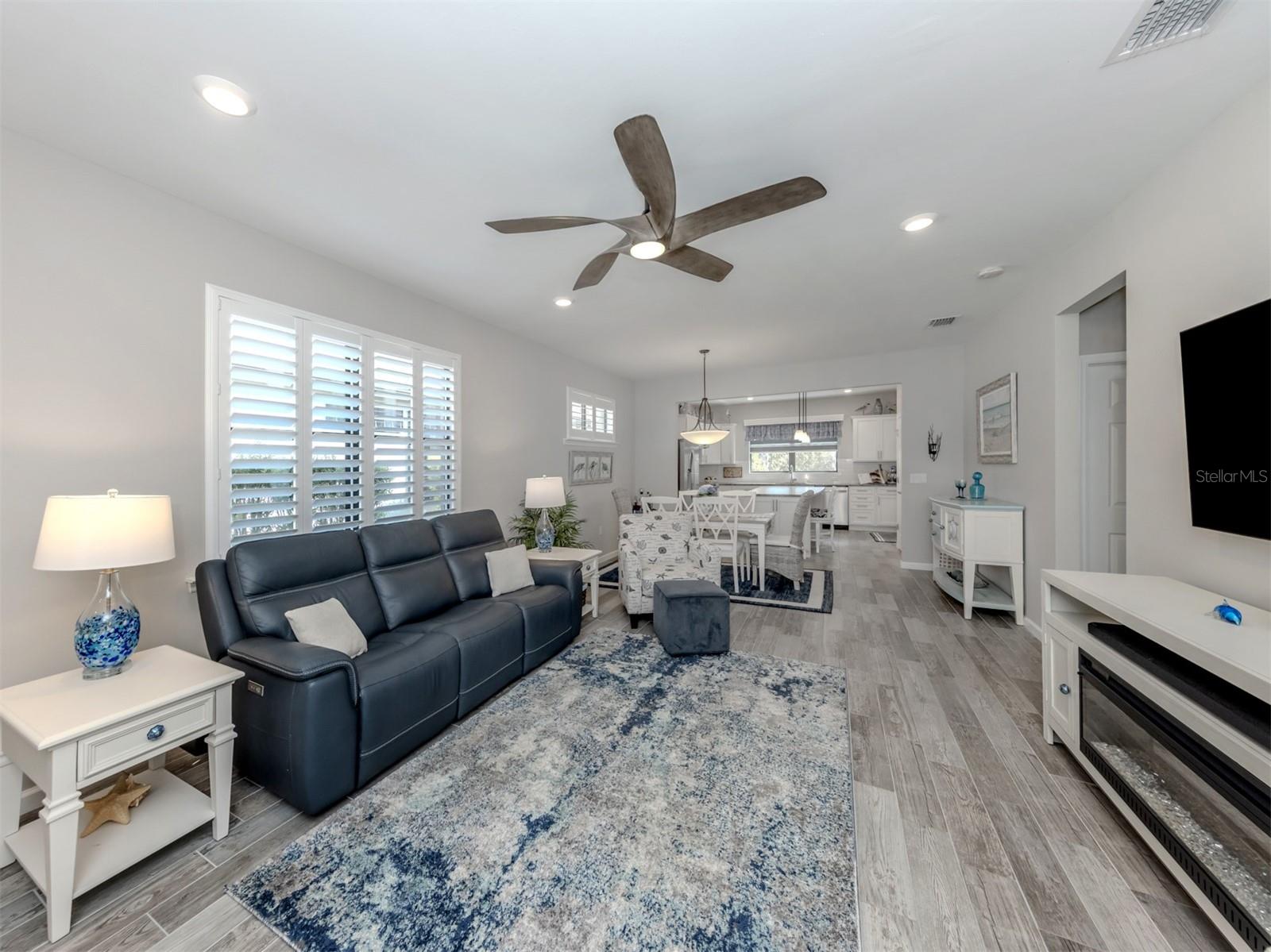 Image 6 of 95 For 2524 Daisy Drive