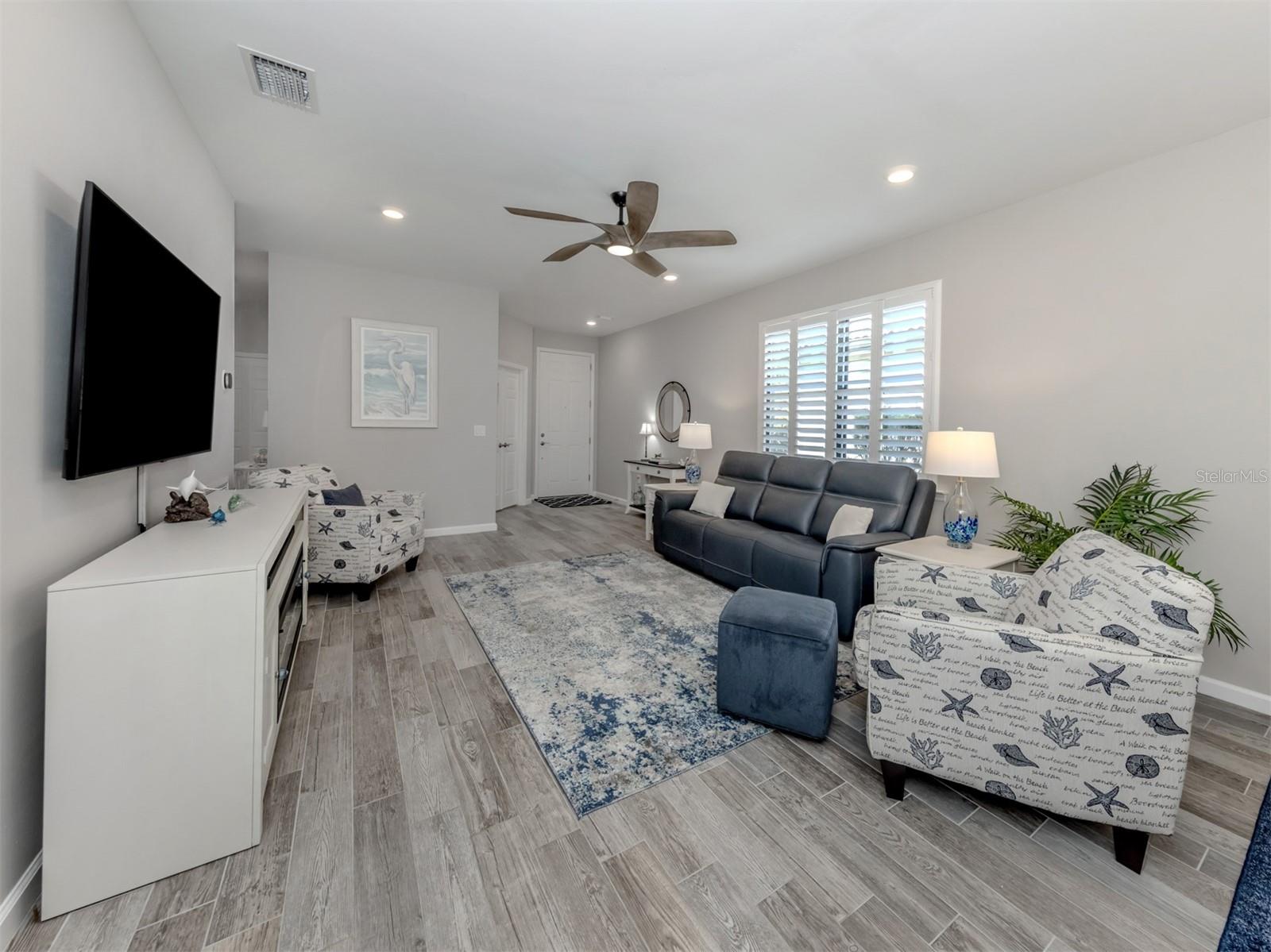 Image 9 of 95 For 2524 Daisy Drive