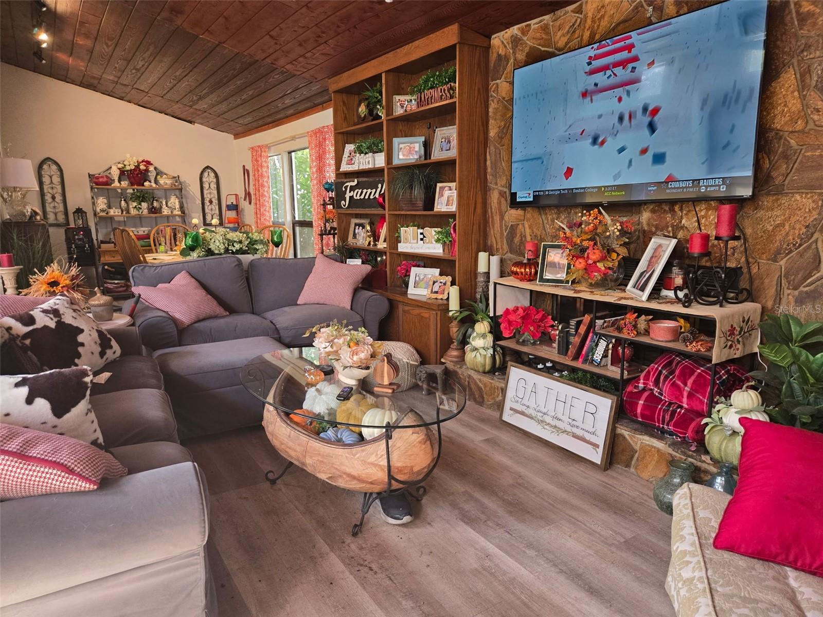 Image 22 of 36 For 4889 Brigitta Drive