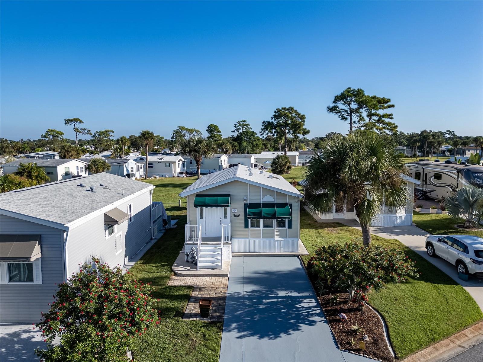 Image 5 of 63 For 95 Bainbridge Drive