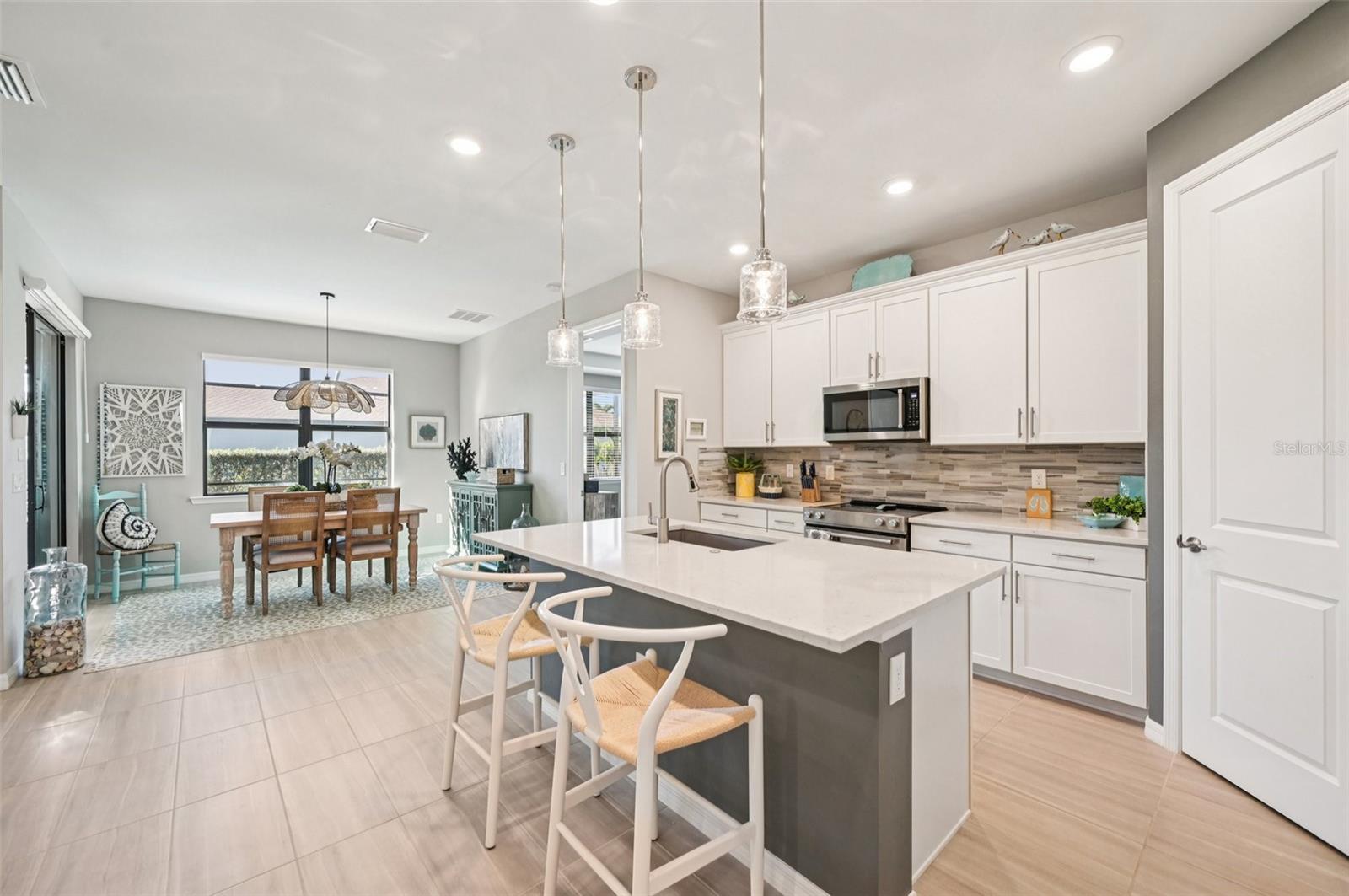 Image 17 of 61 For 2481 Buckthorn Loop